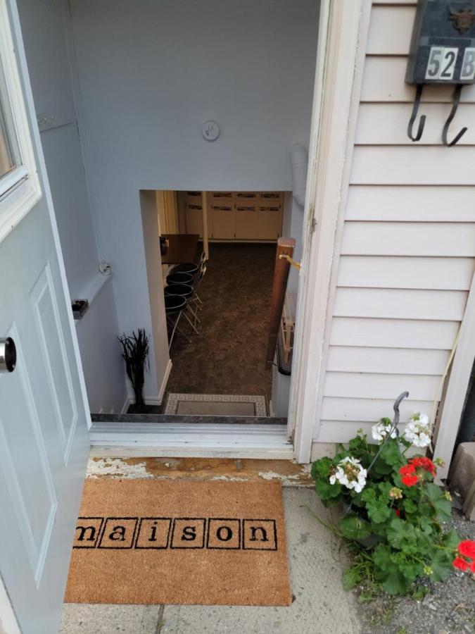 Appartement Lower Level Apt 6Ft High Close To Hwy Netflix Wifi à Edmundston Extérieur photo
