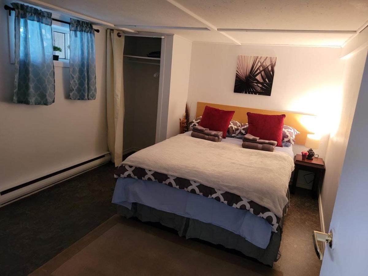 Appartement Lower Level Apt 6Ft High Close To Hwy Netflix Wifi à Edmundston Extérieur photo